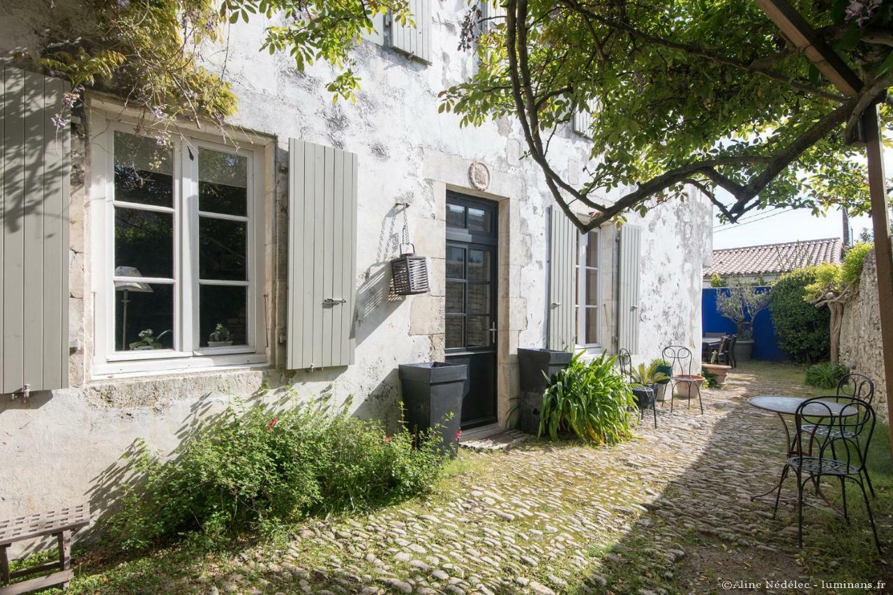 Le Clos Du Vieux Porche La Couarde sur Mer Bagian luar foto